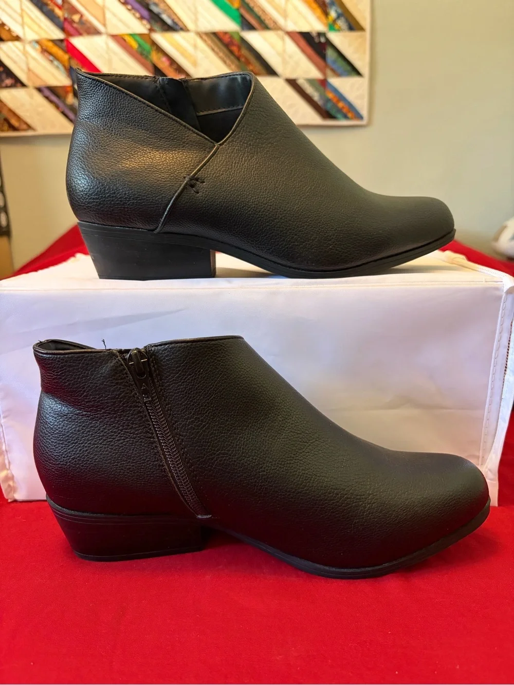 Aerosoles Women’s Black Leather Ankle Boots With Stacked Heel And Zipper